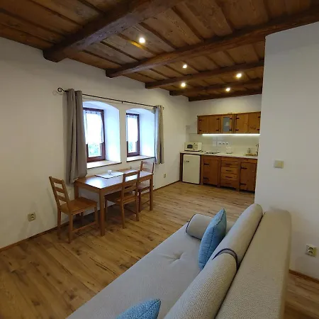 U Mikesu منزل للإقامة