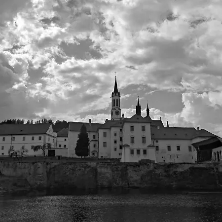 U Mikesu منزل للإقامة Vyšší Brod